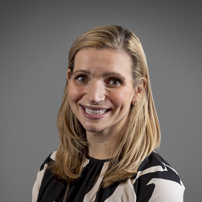 Dr. Erica Lesniak-Burns headshot image